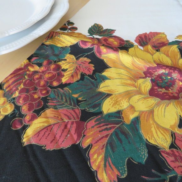 Vintage 1980s Fall Radiance 70" Round Table Cloth With Sunflowers - Picture 5 of 7